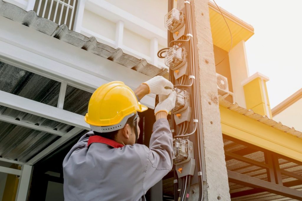 Electricistas para comunidades en Ávila